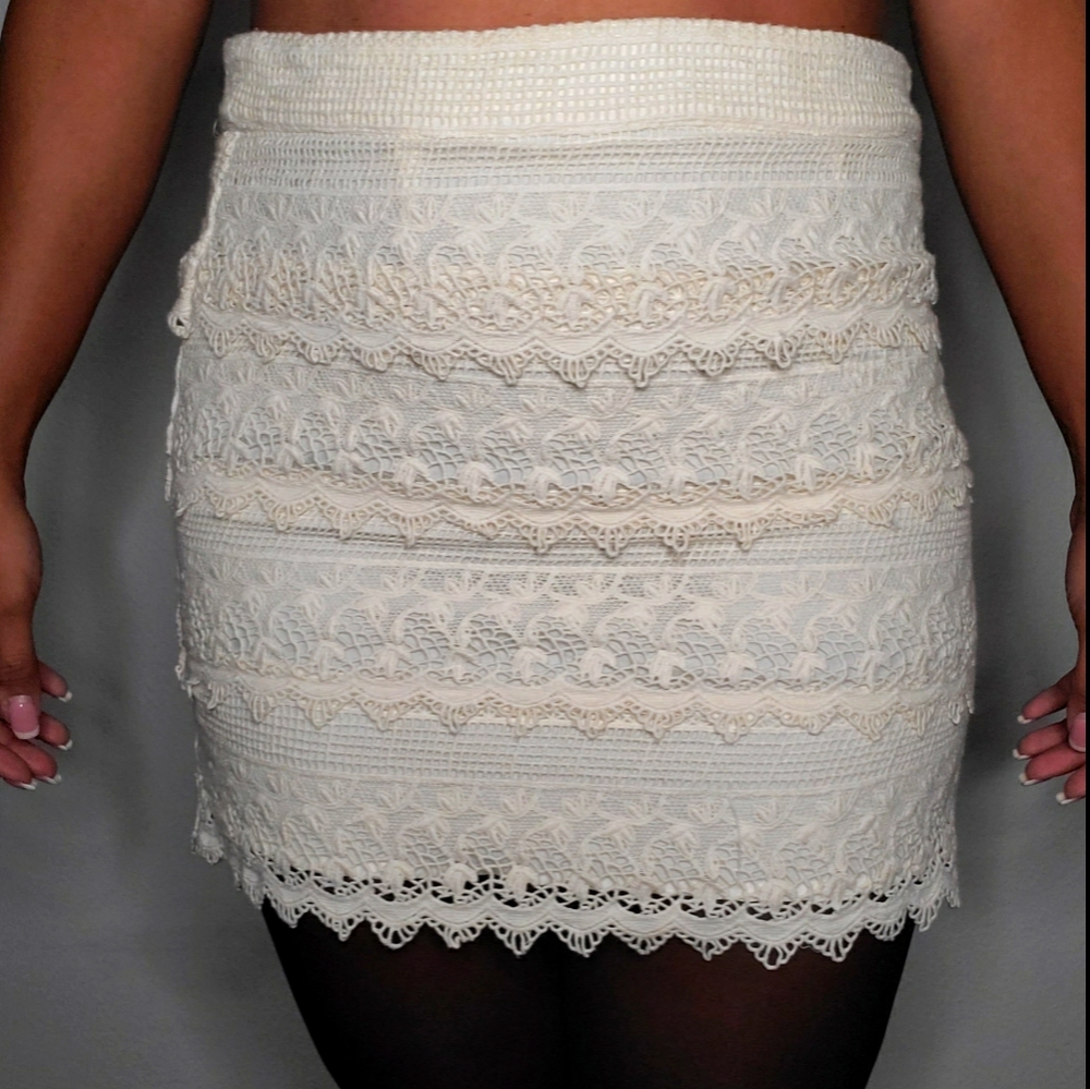 NWT American Eagle Lace Overlay Mini Skirt, Size 6